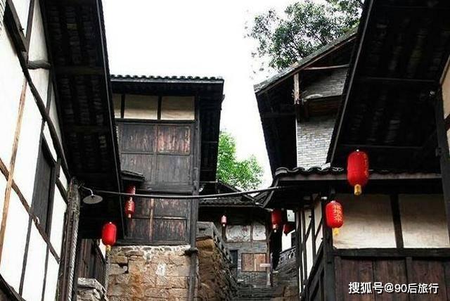 班里有好多人针对我下课议论我放学大声说我警告我增加罪名下课就找我怎么办?,专属红迪网平台